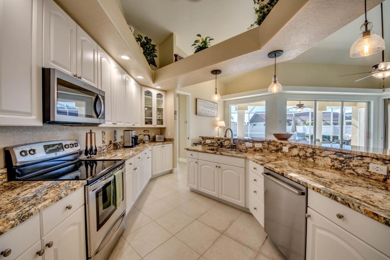 Villa-Haze, Lots Of Privacy, Solar & Electric Heated Pool And Spa Cabo Coral Exterior foto